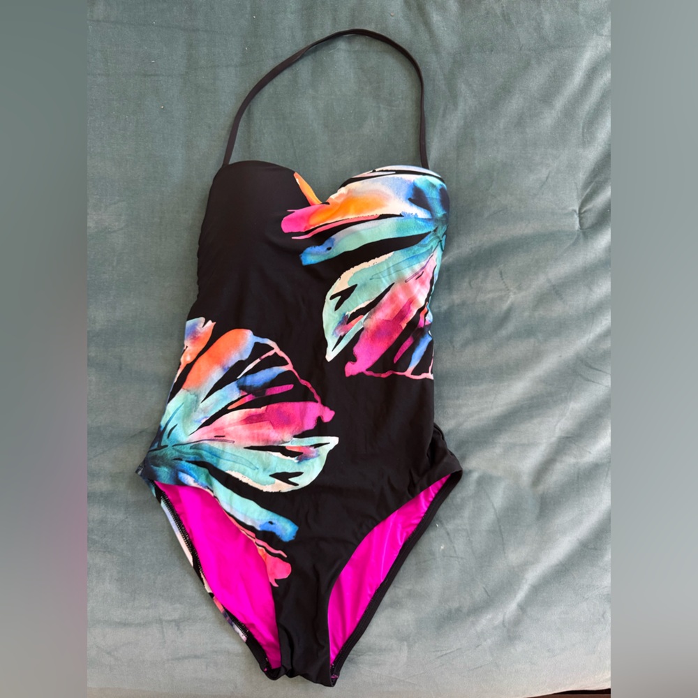 La Blanca size 8  One Piece Swimsuit